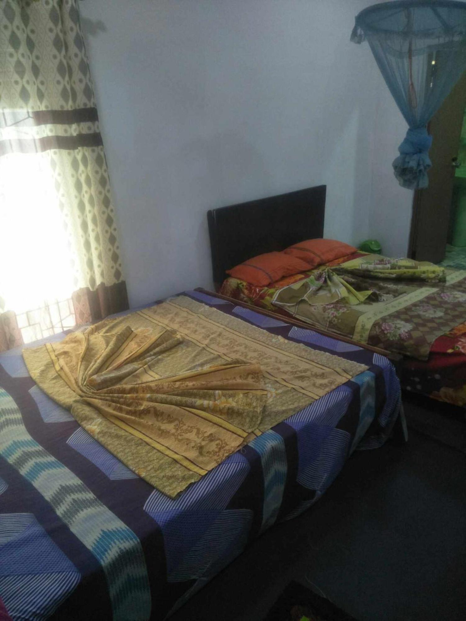 Bathiya Tourist Guest Anuradhapura Hotel Bagian luar foto
